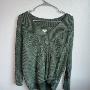 Elegant Olive V-Neck Cable Knit Sweater